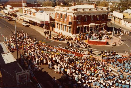 Parkes Centenary October 1983 gathering at Chamberlain Square. Photograph courtesy of the Jim Buckley Collection