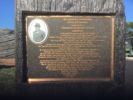 Photograph of the plaque at the entrance to Lindner Oval, Peak Hill. Photograph by Councillor Louise O'Leary taken on February 5th 2016