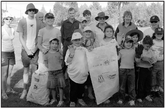 The community comes together to clean up the neighbourhood during Clean Up Australia Day 2006. Source: Parkes Champion Post Friday March 10, 2006 page 5 (pdf version available via Parkes Library)