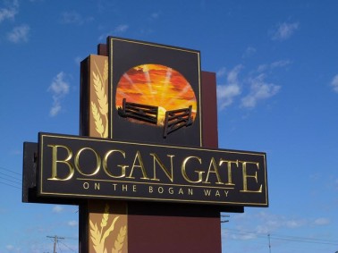 Town sign welcoming all to Bogan Gate. Photograph taken by ksuyin and found on http://www.flickriver.com/places/Australia/New+South+Wales/Bogan+Gate/recent/