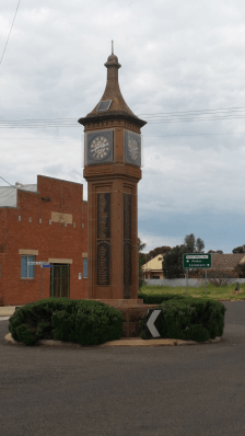 Photograph of the Bogan Gate cenotaph. Source: War Memorial Register website