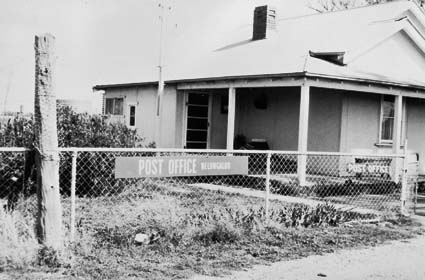 Photograph of Nelungaloo Post Office in 1960. Source: National Archives of Australia website at https://recordsearch.naa.gov.au/SearchNRetrieve/Interface/DetailsReports/PhotoDetail.aspx?Barcode=3027678